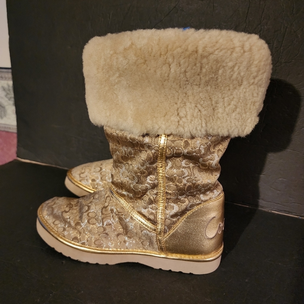 Coach Nikole Gold Signature Metallic Roll Down Shearling Boots Size 7 NWOB
